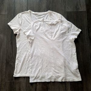 Bundle of Banana Republic White V-Neck Short Sleeve Tees | Size Medium